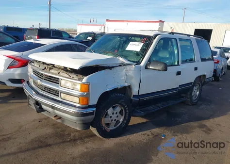 1995 Chevrolet Tahoe K1500 из США, поврежденный, VIN 1GNEK13K7SJ449246